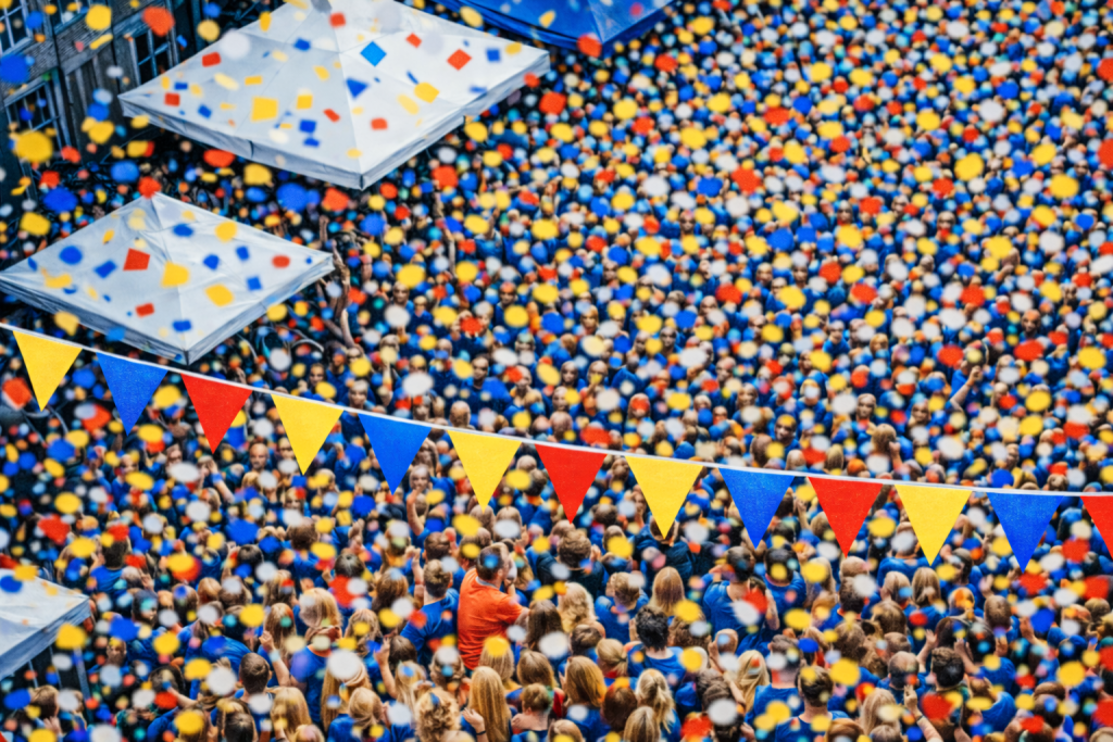 roodgeelblauwdroneshot